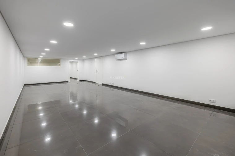 Moradia T4 para Venda em Lagos (São Sebastião e Santa Maria) Foto 38