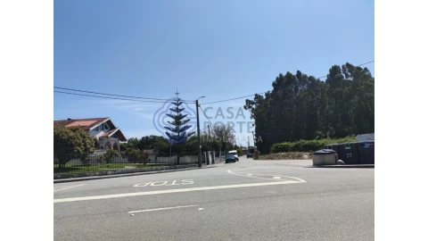 Terreno para Venda em Serzedo e Perosinho