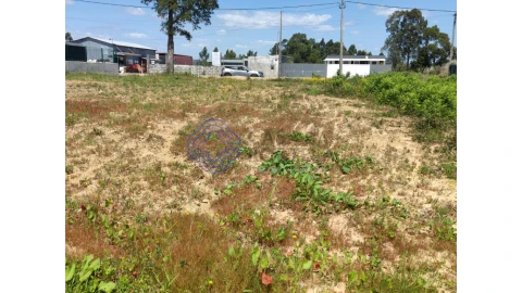 Terreno para Venda em Serzedo e Perosinho