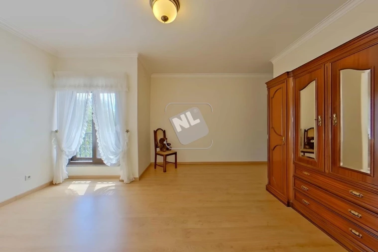 Moradia T5 para Venda em Turcifal Foto 53