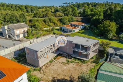 Moradia T4 para Venda em Orgens