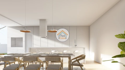 Moradia T4 para Venda em Orgens