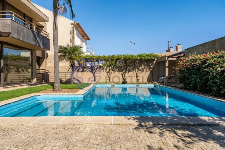 Moradia T4 para Venda em São Mamede de Infesta e Senhora da Hora Foto 2