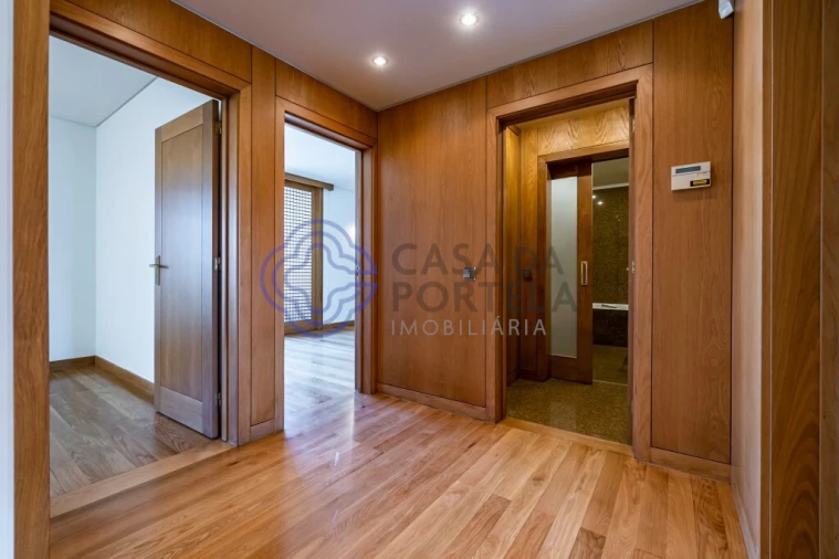 Moradia T4 para Venda em São Mamede de Infesta e Senhora da Hora Foto 20