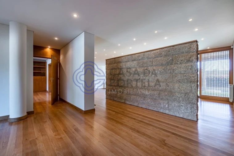 Moradia T4 para Venda em São Mamede de Infesta e Senhora da Hora Foto 12