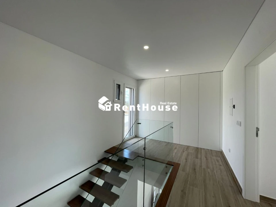 Moradia T4 para Venda em Arazede Foto 14