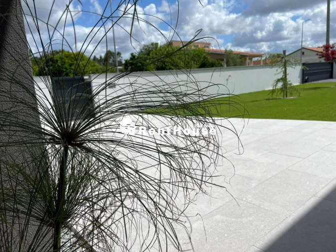 Moradia T4 para Venda em Arazede Foto 3