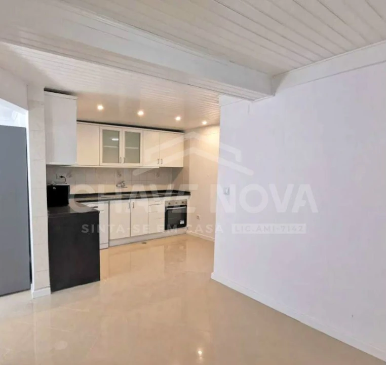 Moradia T3 para Venda em Ajuda Foto 2