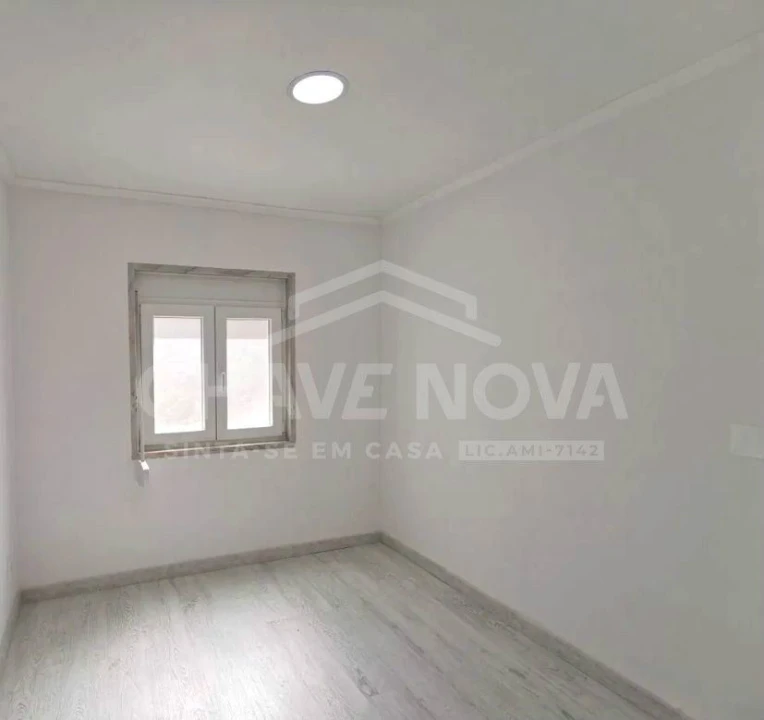 Moradia T3 para Venda em Ajuda Foto 8