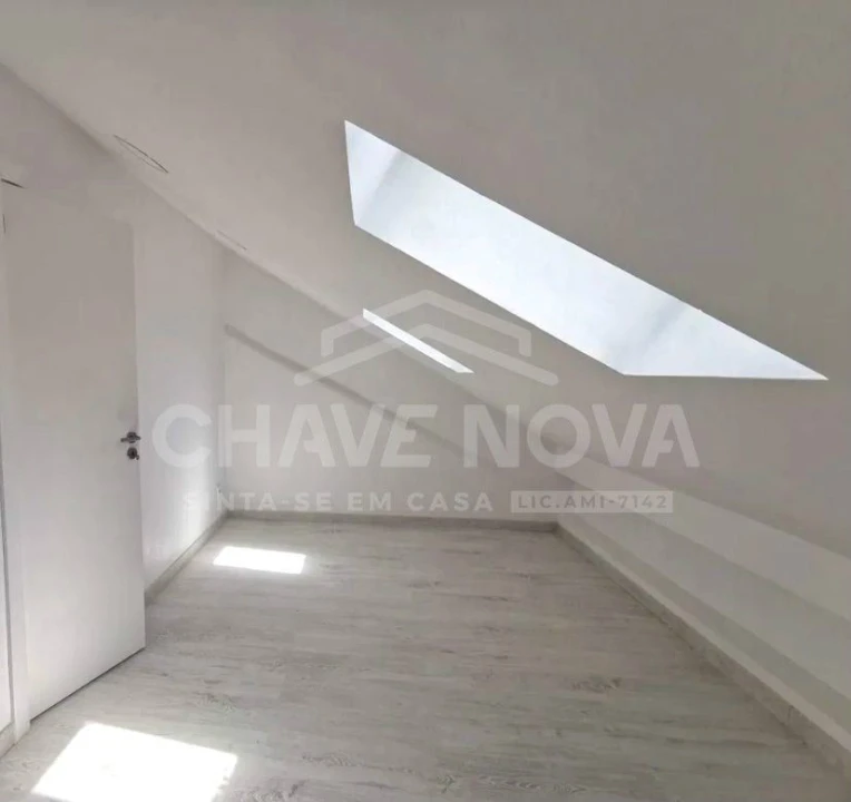 Moradia T3 para Venda em Ajuda Foto 12