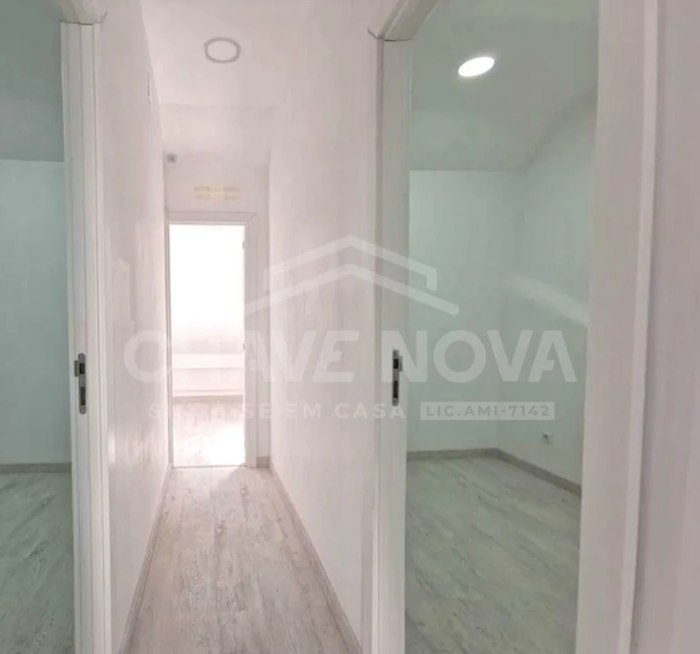 Moradia T3 para Venda em Ajuda Foto 13