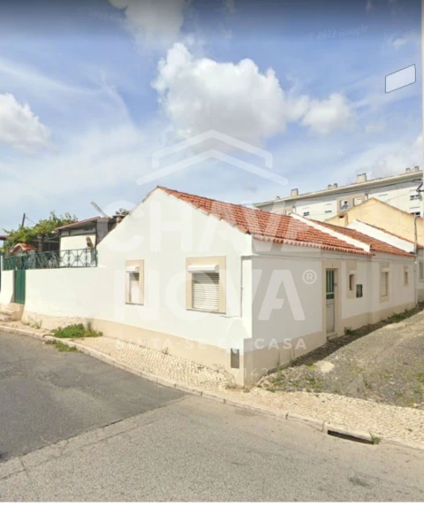 Moradia T3 para Venda em Ajuda