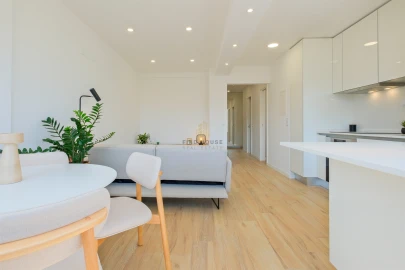 Apartamento T2 para Venda em Benfica