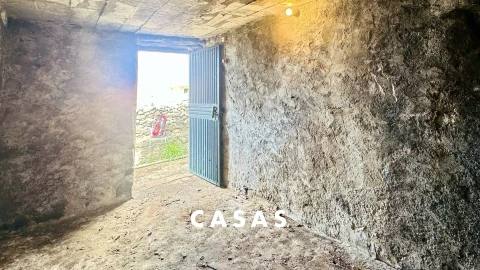 Moradia T2 para Venda em Arco da Calheta