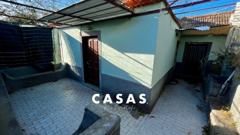 Moradia T2 para Venda em Arco da Calheta