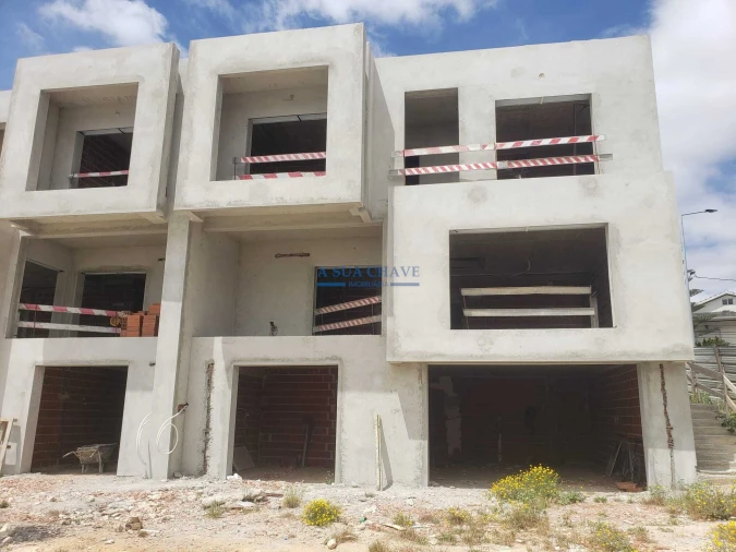 Moradia T4 para Venda em Corroios Foto 16