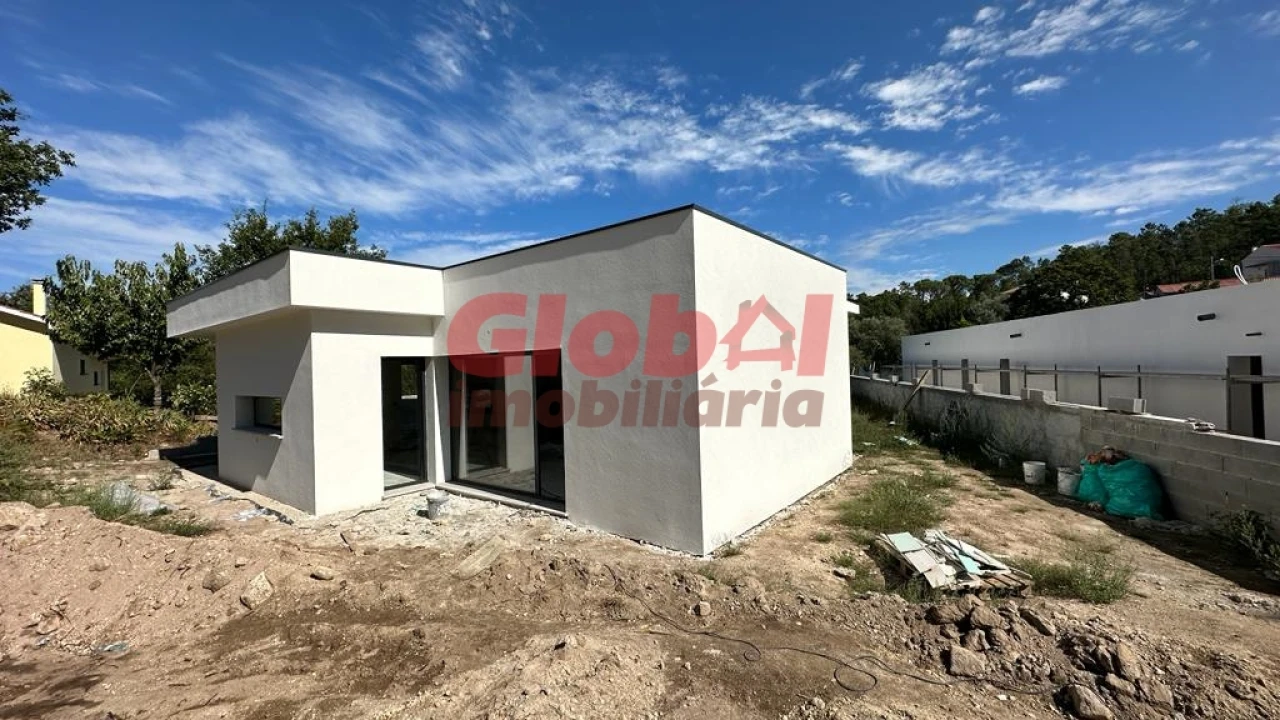 Moradia T3 para Venda em Couto de Baixo e Couto de Cima Foto 2