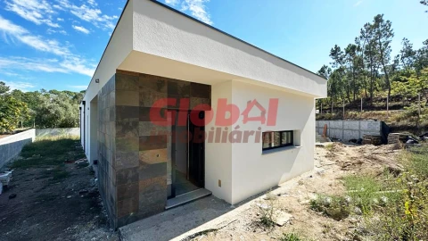 Moradia T3 para Venda em Couto de Baixo e Couto de Cima