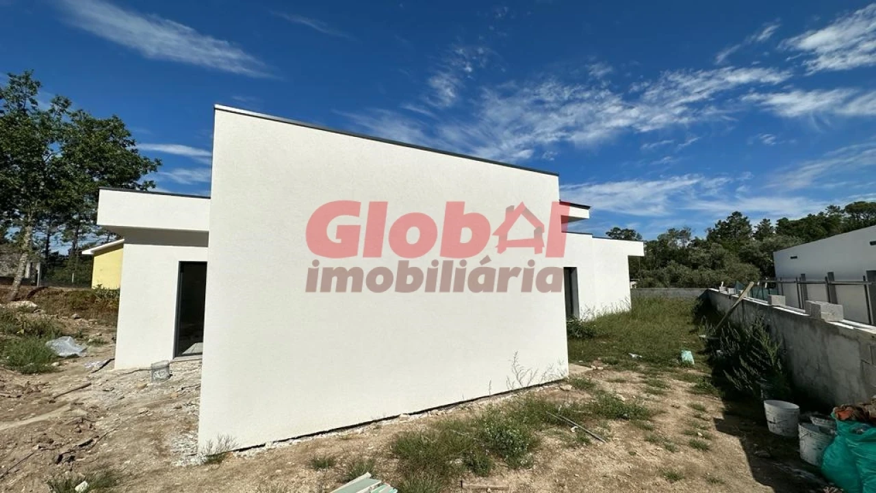 Moradia T3 para Venda em Couto de Baixo e Couto de Cima Foto 3