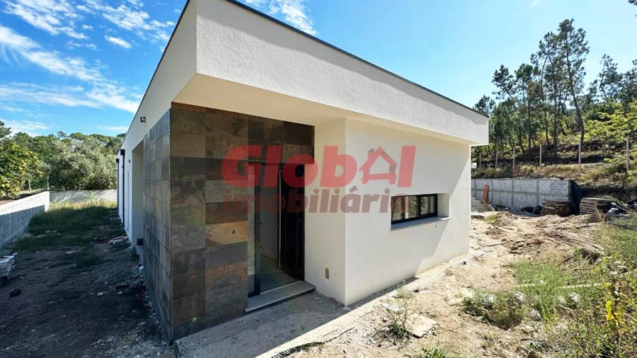 Moradia T3 para Venda em Couto de Baixo e Couto de Cima