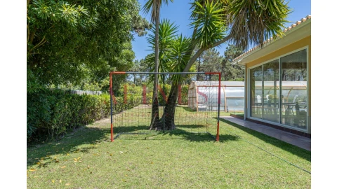 Moradia T4 para Venda em Charneca de Caparica e Sobreda