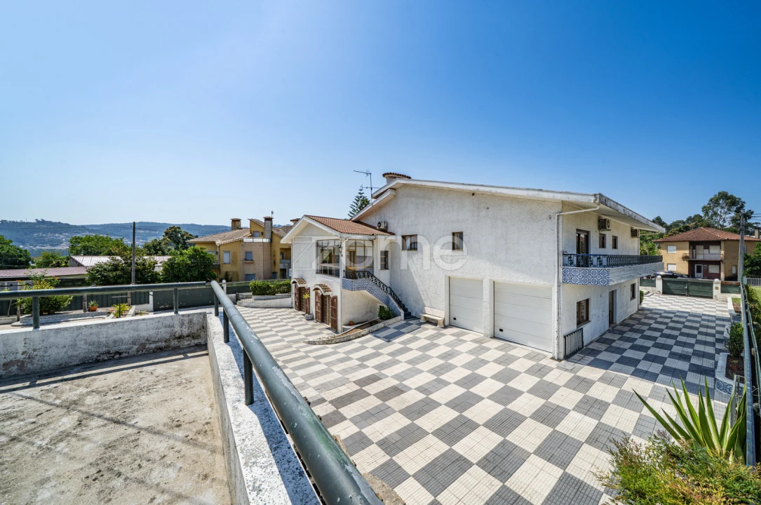 Moradia T4 para Venda em Areias, Sequeirô, Lama e Palmeira Foto 67