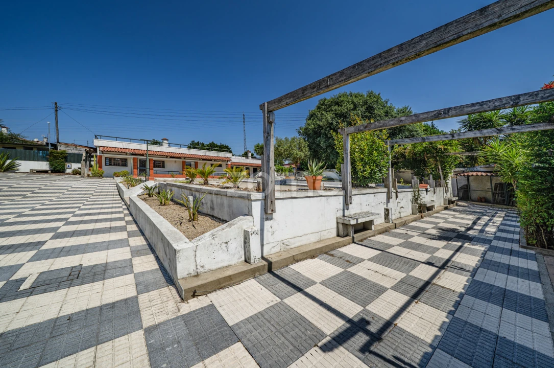 Moradia T4 para Venda em Areias, Sequeirô, Lama e Palmeira Foto 72