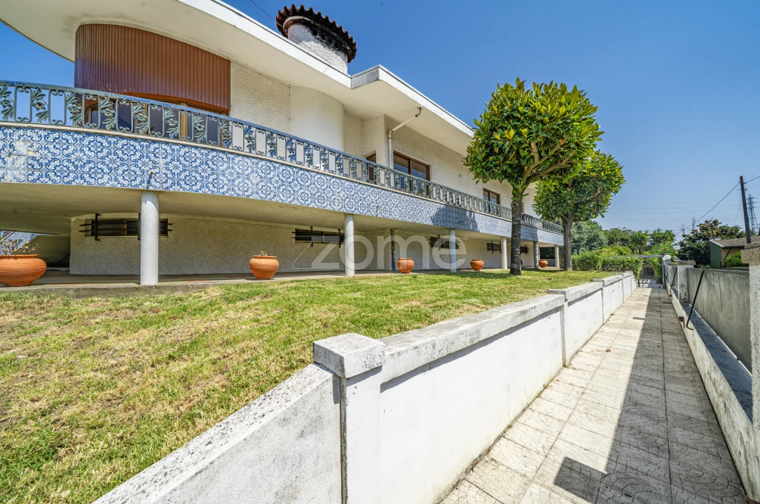 Moradia T4 para Venda em Areias, Sequeirô, Lama e Palmeira Foto 73