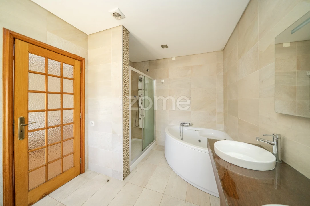 Moradia T4 para Venda em Areias, Sequeirô, Lama e Palmeira Foto 28