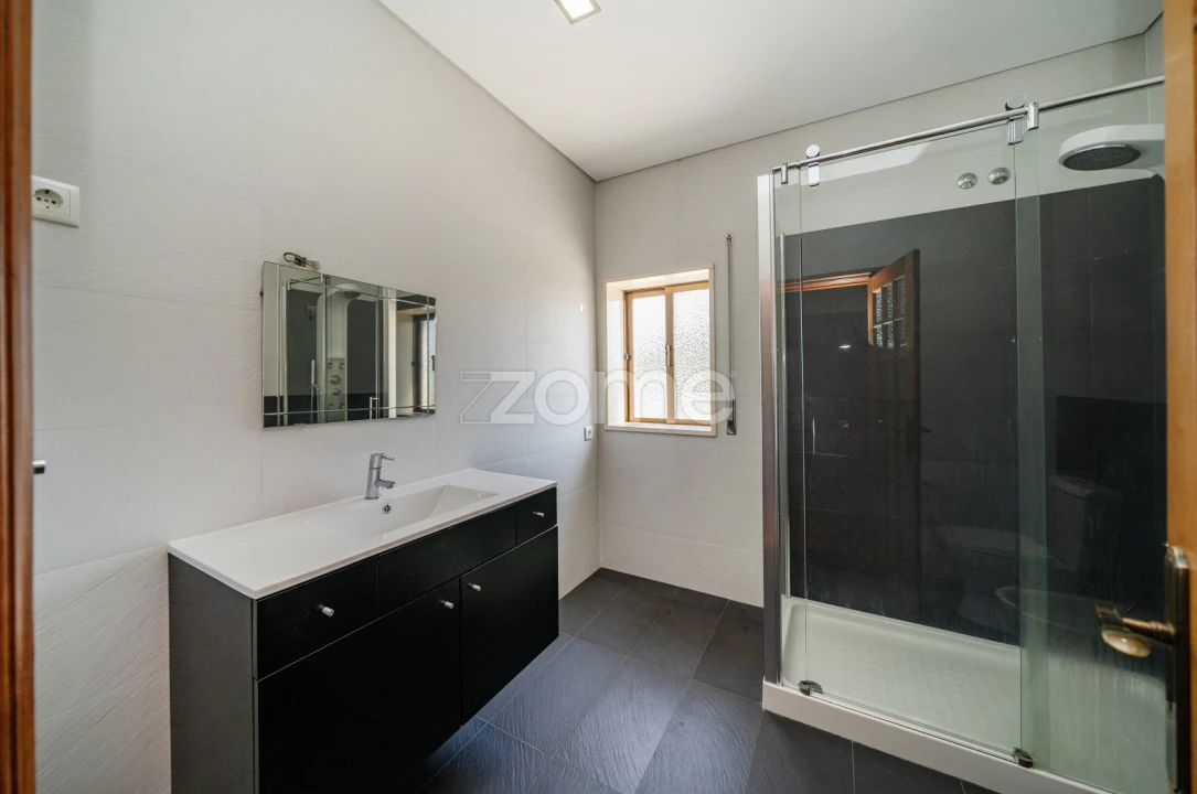 Moradia T4 para Venda em Areias, Sequeirô, Lama e Palmeira Foto 36