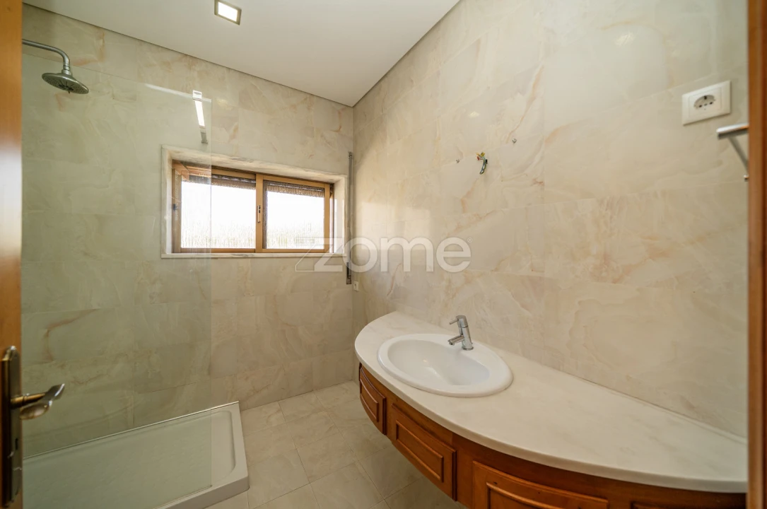 Moradia T4 para Venda em Areias, Sequeirô, Lama e Palmeira Foto 39