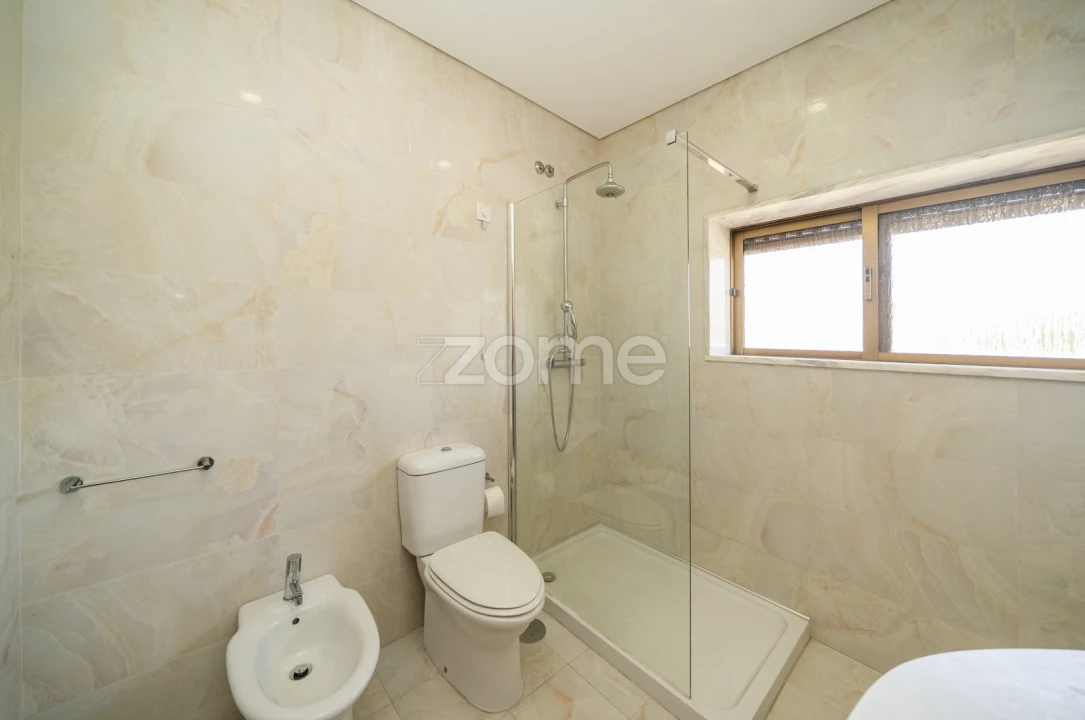 Moradia T4 para Venda em Areias, Sequeirô, Lama e Palmeira Foto 40