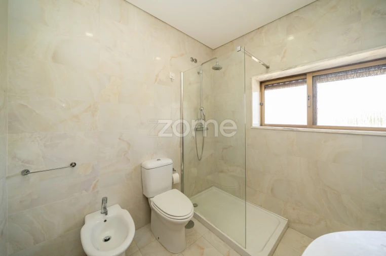 Moradia T4 para Venda em Areias, Sequeirô, Lama e Palmeira Foto 40