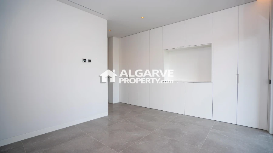 Moradia T4 para Venda em Quarteira Foto 32