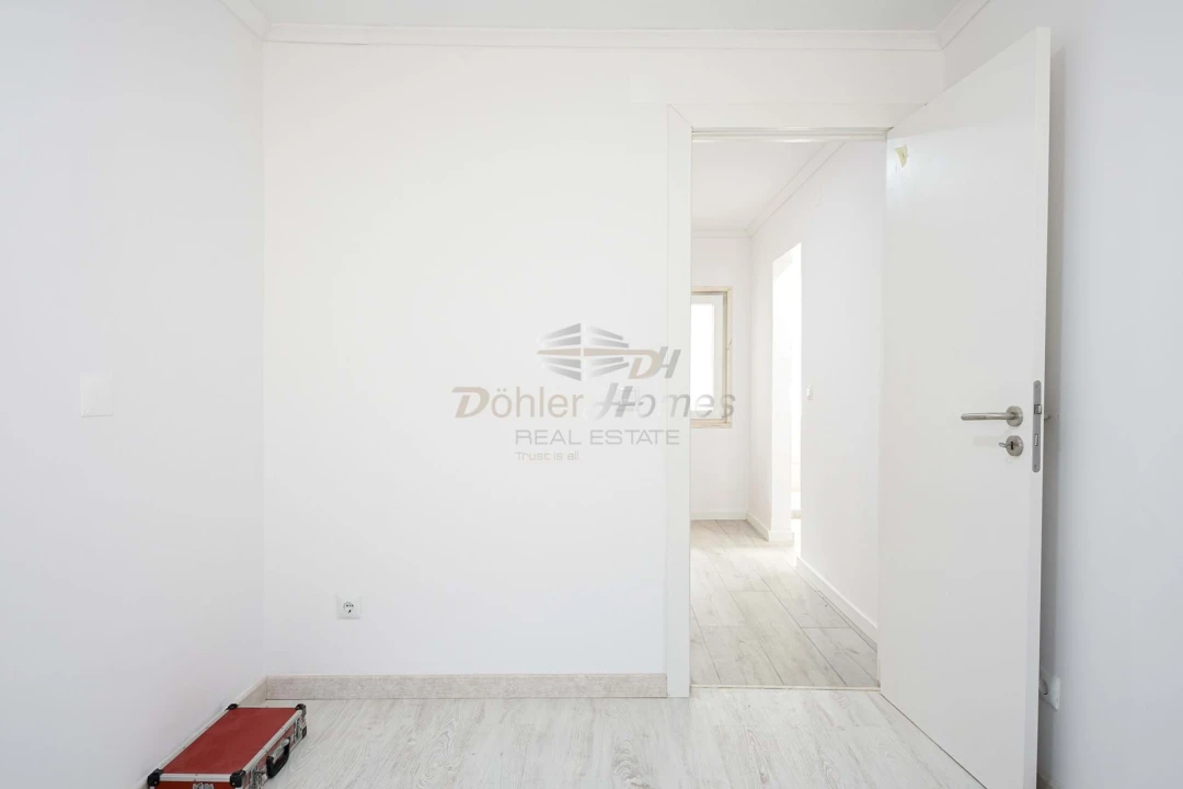 Moradia T9 para Venda em Ajuda Foto 15