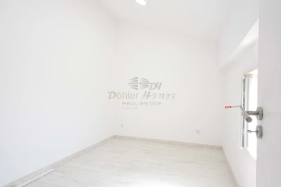 Moradia T9 para Venda em Ajuda