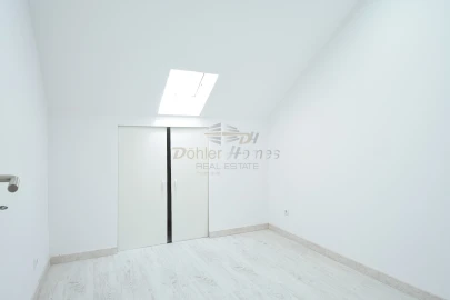 Moradia T9 para Venda em Ajuda