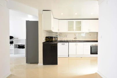 Moradia T9 para Venda em Ajuda