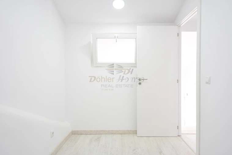 Moradia T9 para Venda em Ajuda Foto 27