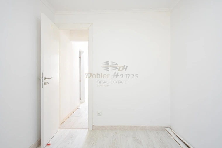 Moradia T9 para Venda em Ajuda Foto 17