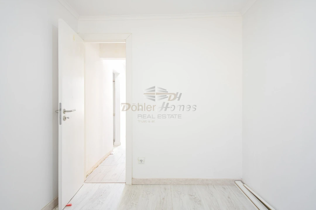 Moradia T9 para Venda em Ajuda Foto 17