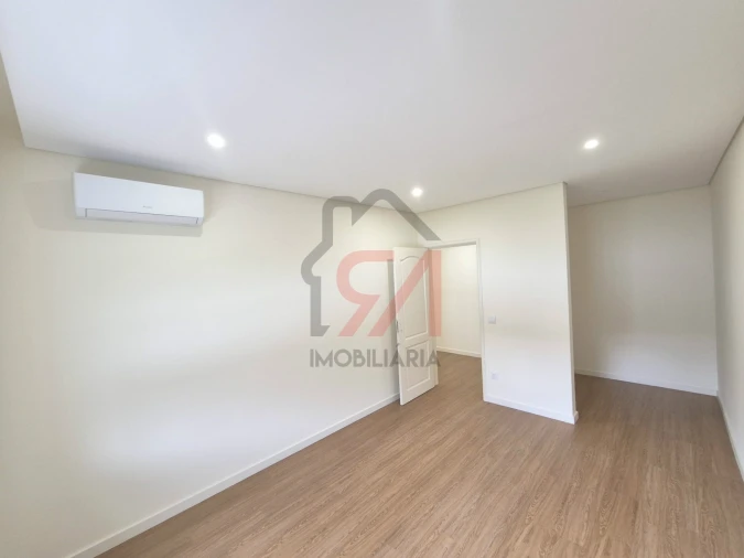 Moradia T3 para Venda em Lustosa e Barrosas (Santo Estêvão) Foto 7