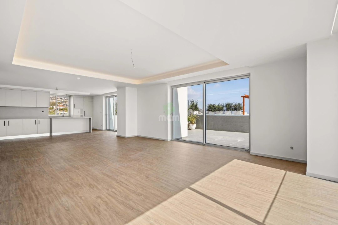 Apartamento T3 para Venda em Camara de Lobos Foto 3