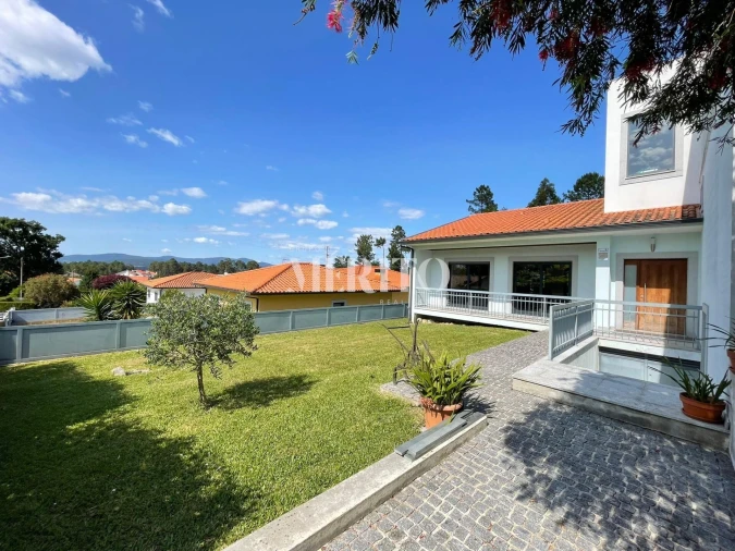 Moradia T4 para Venda em Reboreda e Nogueira Foto 2