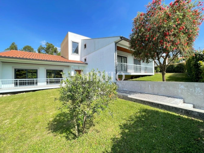 Moradia T4 para Venda em Reboreda e Nogueira Foto 5