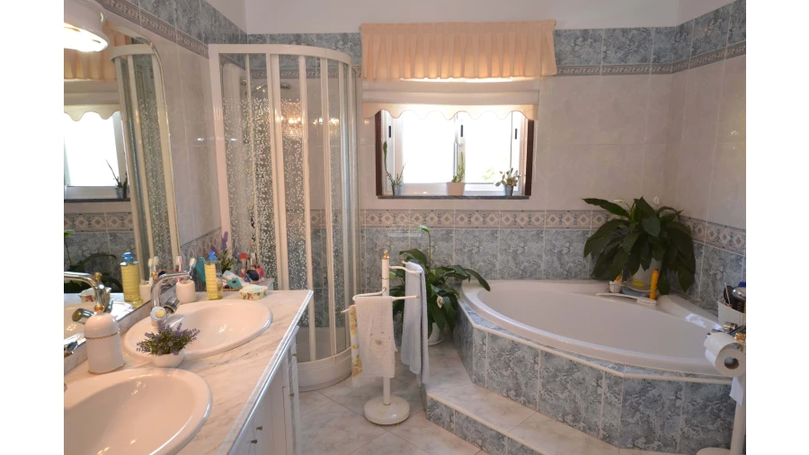 Negócio para Venda em Loule (São Sebastião) Foto 16