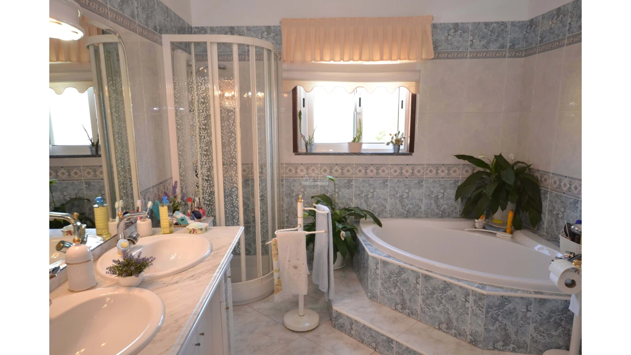 Negócio para Venda em Loule (São Sebastião) Foto 16