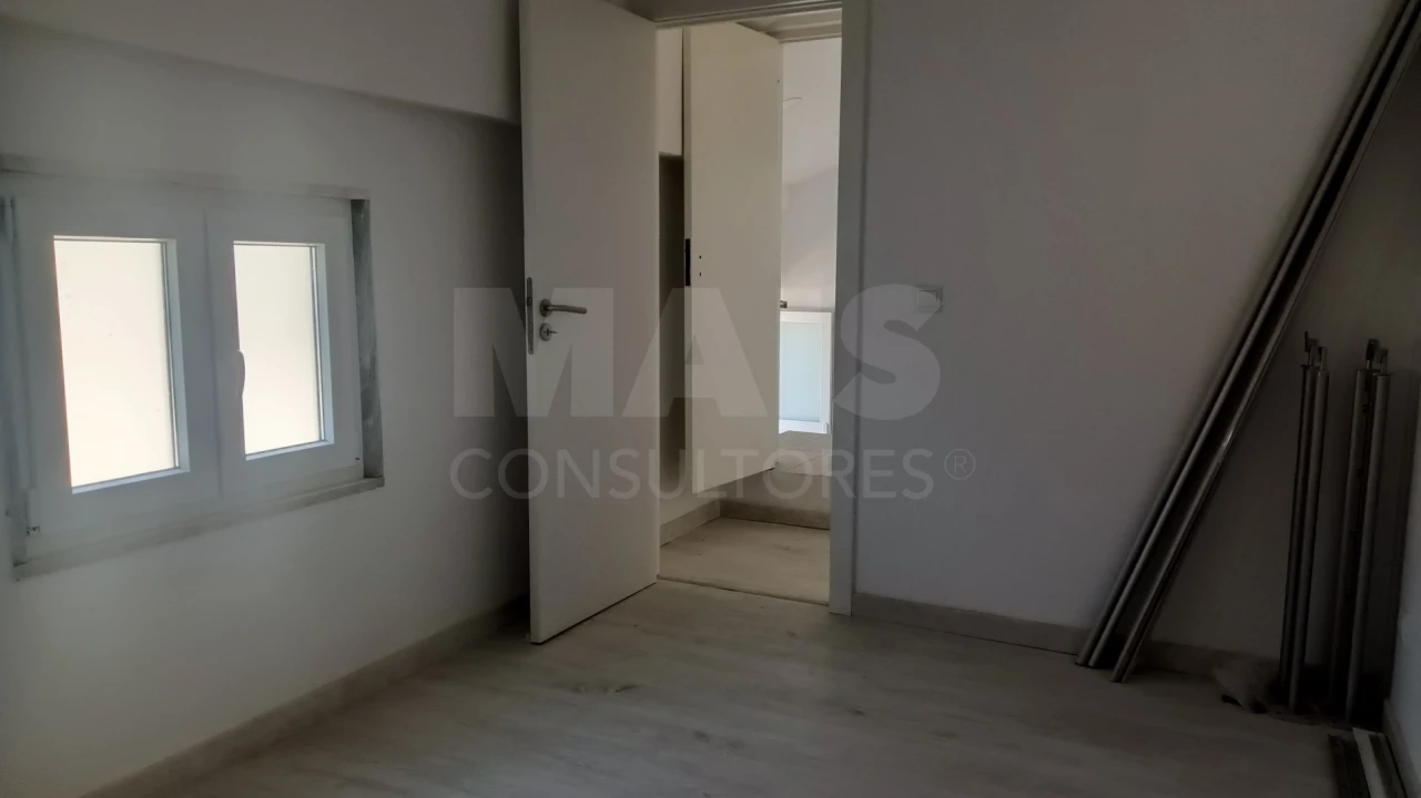 Moradia T9 para Venda em Ajuda Foto 3