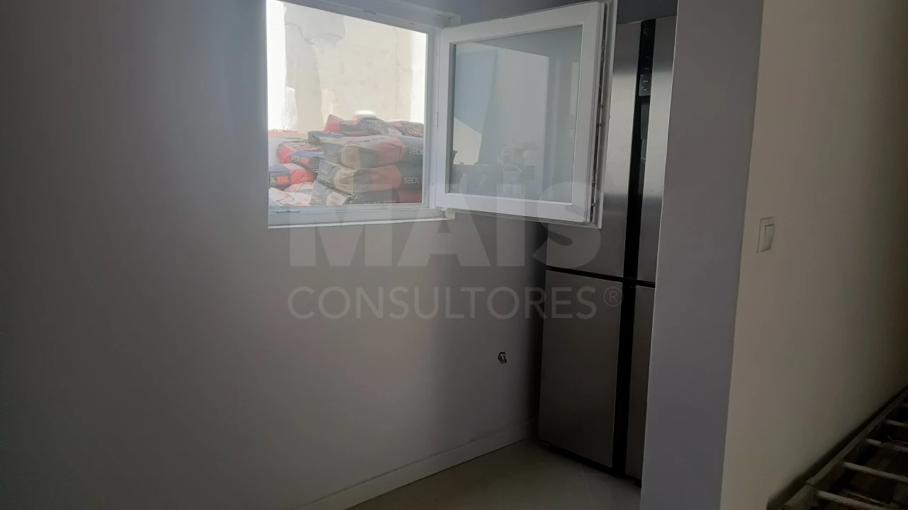 Moradia T9 para Venda em Ajuda Foto 9