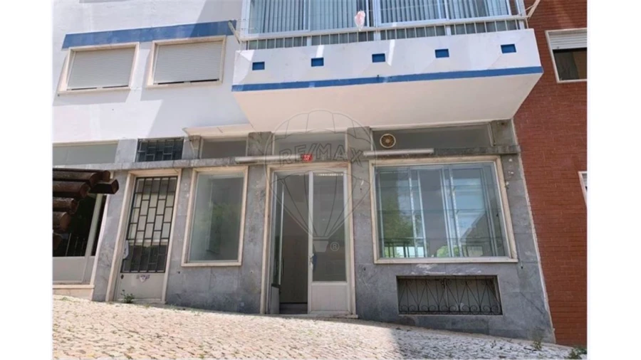 Loja para Venda em Sacavém e Prior Velho Foto 3